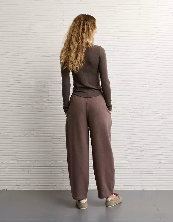 AE Everyday Luxe Barrel Sweatpant - Image 2