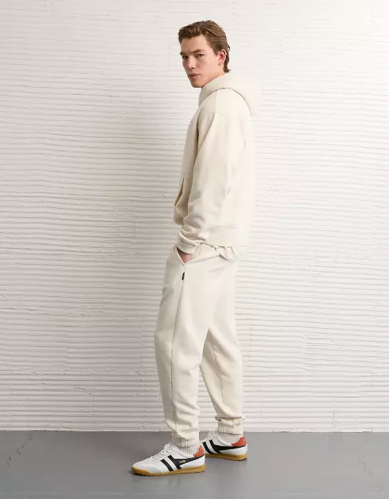 AE Laidback Luxe Heavyweight Sweatpant - Image 5