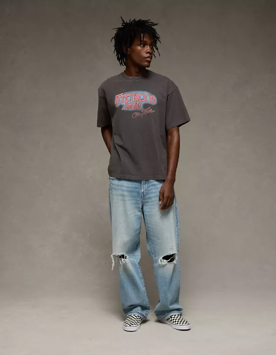 AE Boxy Fleetwood Mac Graphic T-Shirt - Image 5