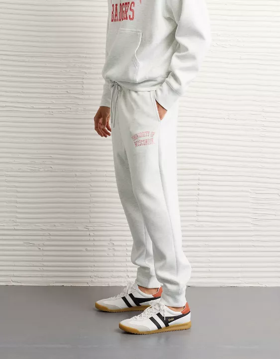 AE 24/7 Wisconsin Badgers Graphic Jogger - Image 5