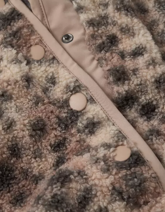 AE Sherpa Fleece Graphic Henley Sweatshirt - Image 7