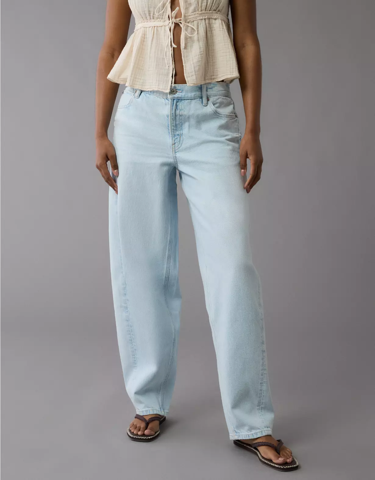 AE Strigid Low-Rise Baggy Barrel Jean