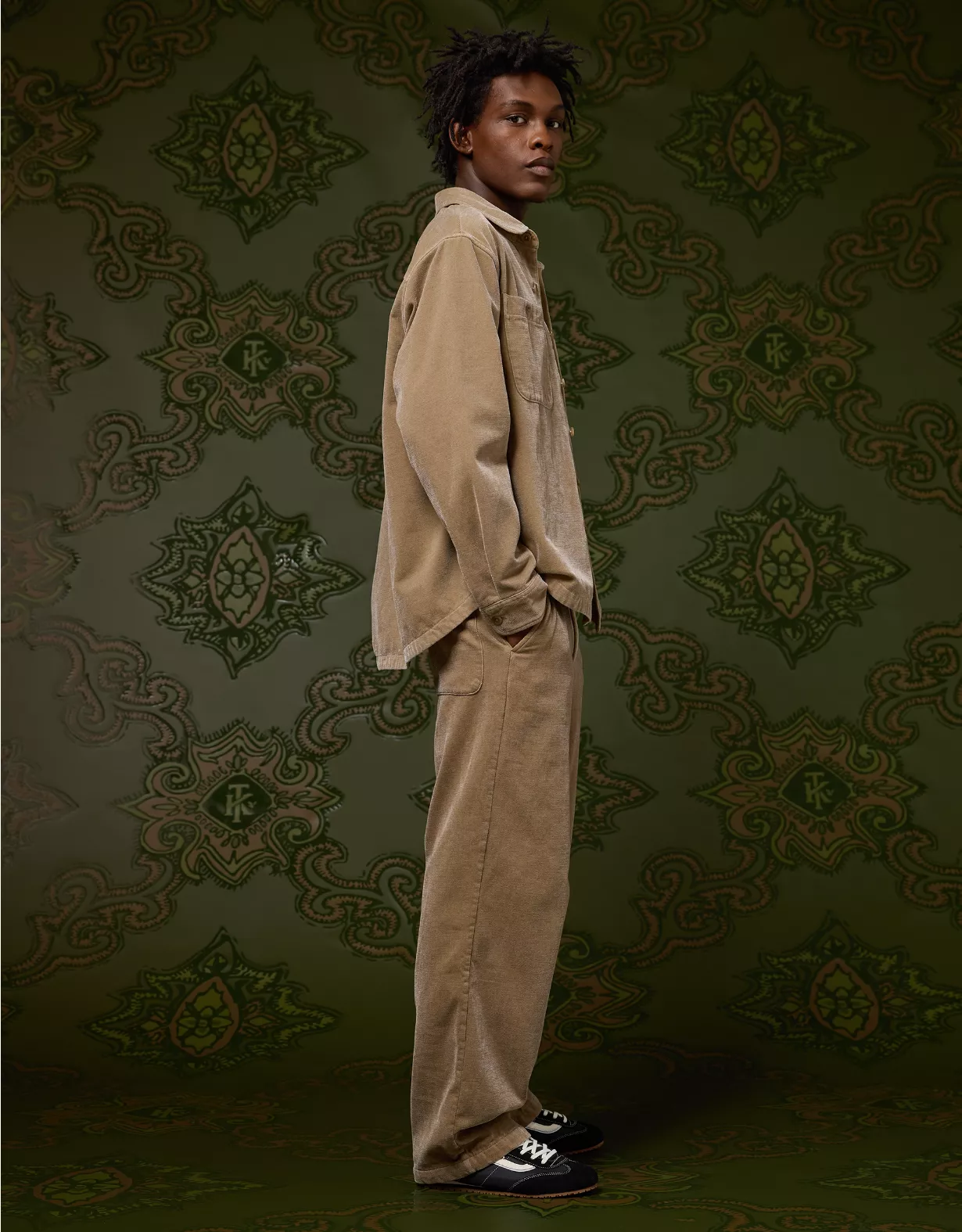 AE x Tru Kolors Chenille Baggy Trouser